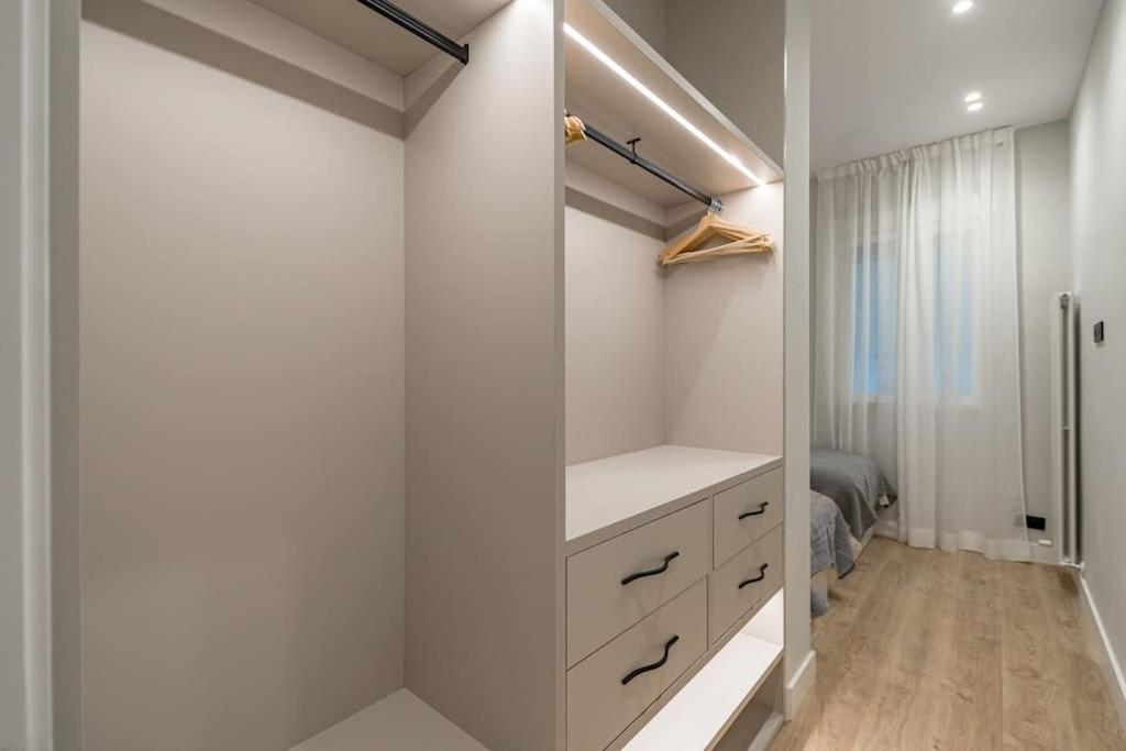 Centro XIII Calle De La Paz 2Br 2Bh Madryt Zewnętrze zdjęcie